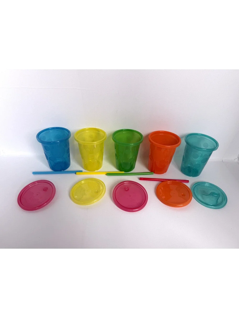 Colorful Plastic Drinking Cups with Lids and Straws - Set of 5
